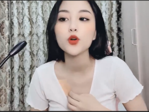 Nhìn cô nàng phuong boom dâm đãng chát sex khoe hàng