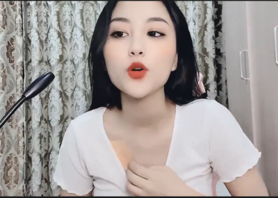 Nhìn cô nàng phuong boom dâm đãng chát sex khoe hàng